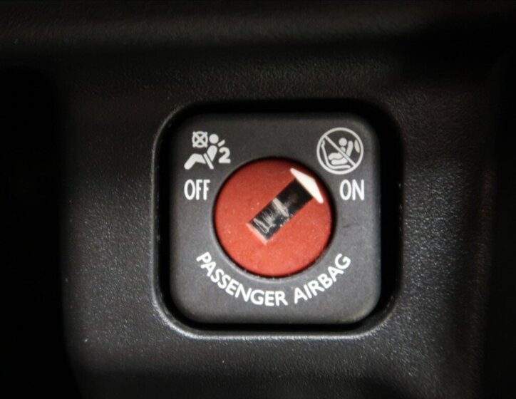 Peugeot 5008 MPV 1,5 l 96 kw