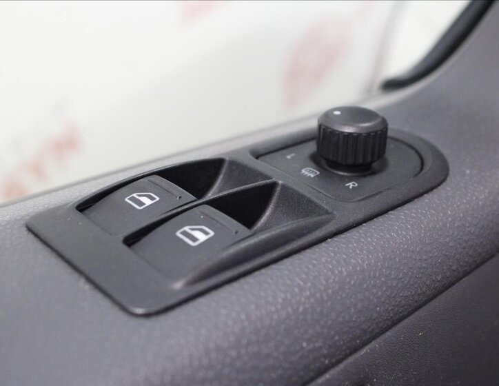 Volkswagen Transporter Kombi 2,0 l 103 kw