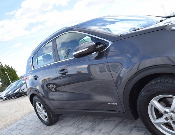 KIA Sportage SUV 2,0 l 100 kw