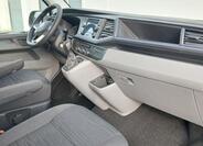 Volkswagen Caravelle 11