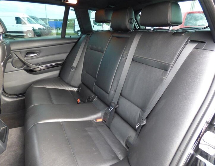 BMW Řada 3 Kombi 3,0 l 180 kw