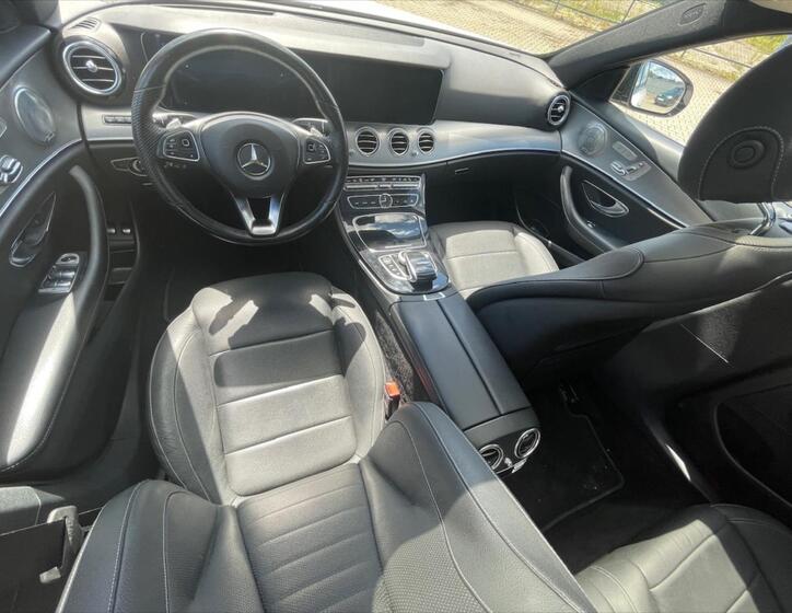 Mercedes-Benz Třídy E 12