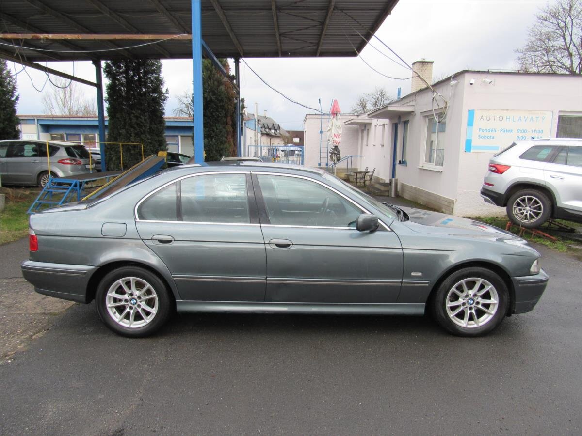 BMW Řada 5 Sedan / Limuzína 2,5 l 141 kw