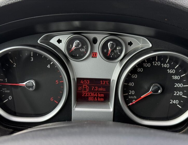 Ford Kuga SUV / Terénní 2,0 l 100 kw