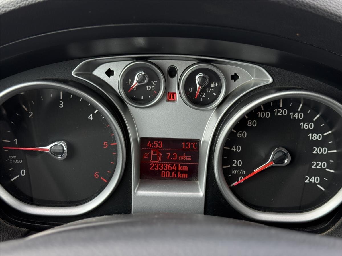 Ford Kuga SUV / Terénní 2,0 l 100 kw