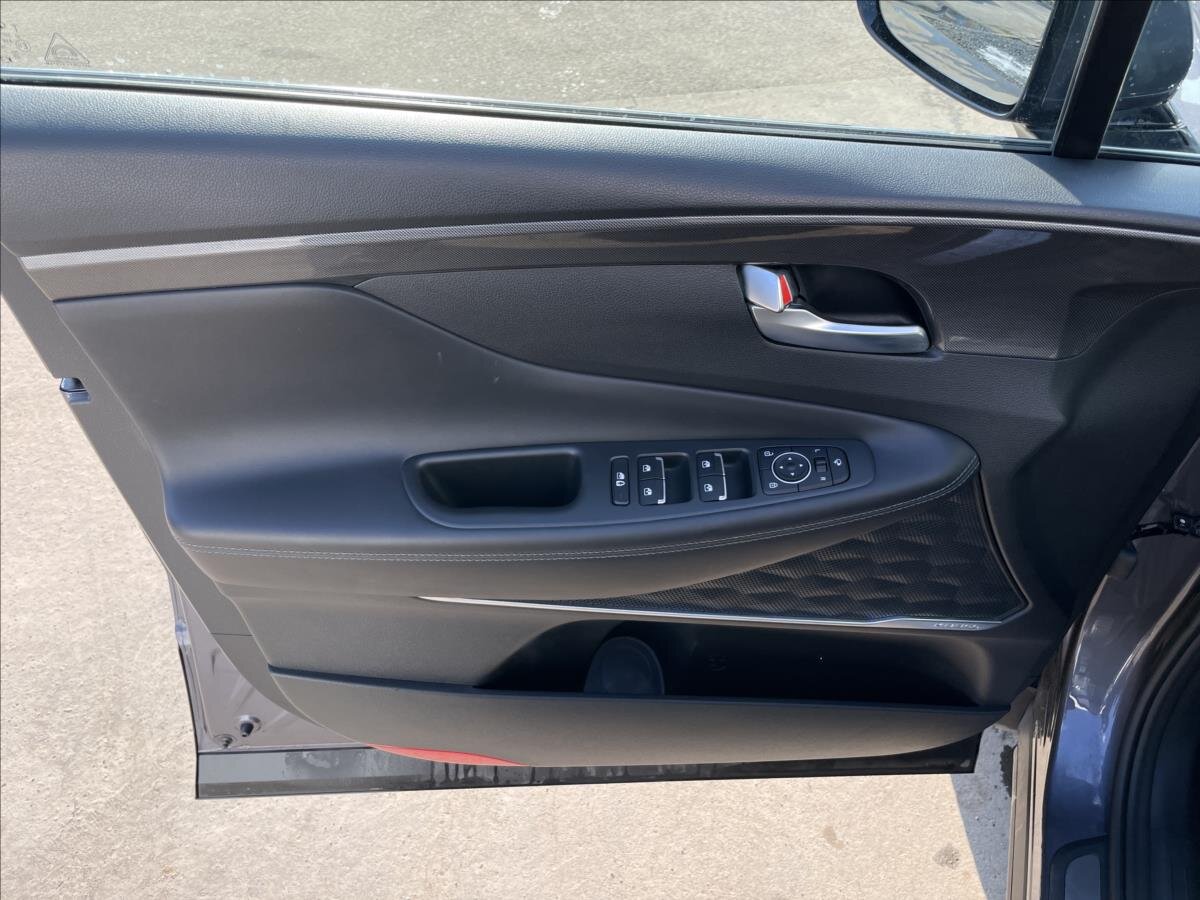 Hyundai Santa Fe SUV / Terénní 2,2 l 142 kw