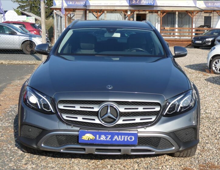 Mercedes-Benz Třídy E Kombi 2,0 l 143 kw