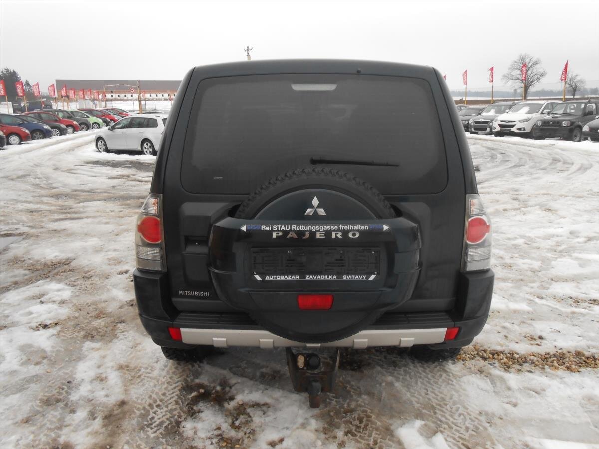 Mitsubishi Pajero SUV 3,2 l 147 kw