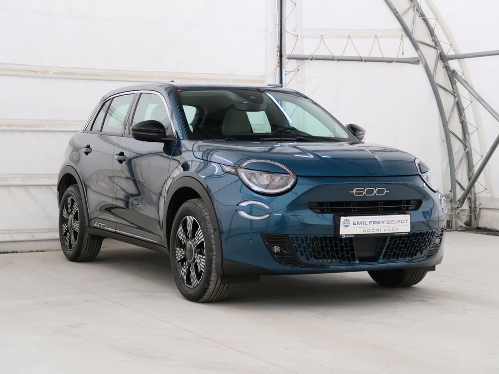 Fiat 600 Hatchback 1,2 l 100 kw