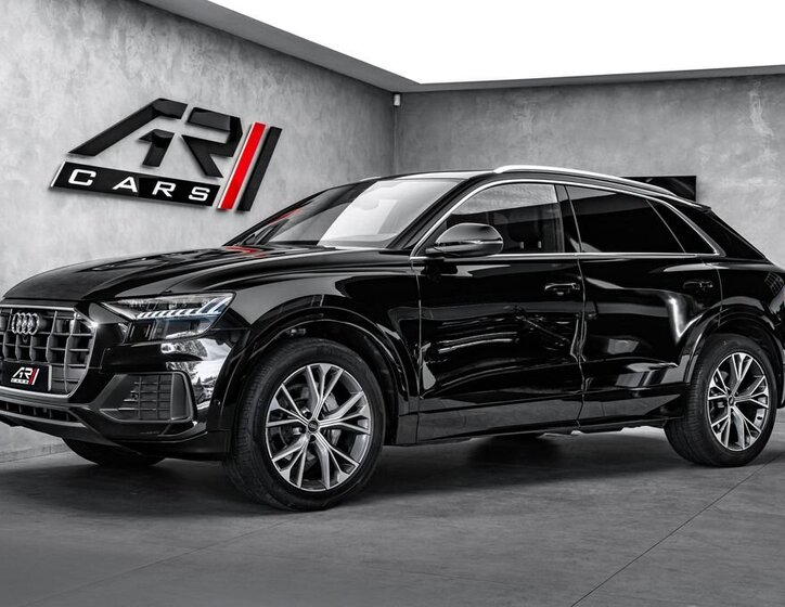Audi Q8 SUV / Terénní 3,0 l 210 kw
