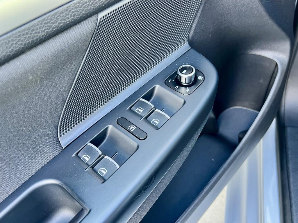 Volkswagen Golf Kombi 1,6 l 77 kw