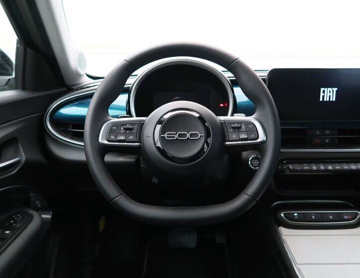 Fiat 600 Hatchback 1,2 l 100 kw