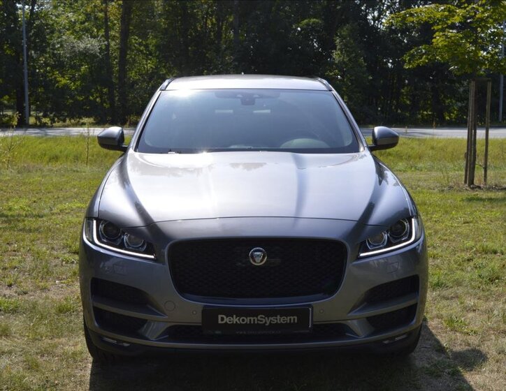 Jaguar F-Pace SUV / Terénní 2,0 l 132 kw