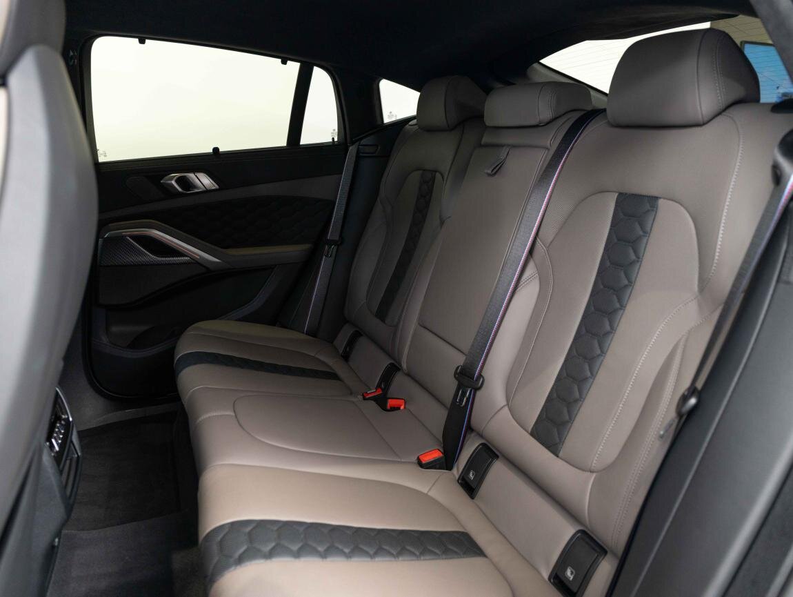 BMW X6 SUV 4,4 l 460 kw