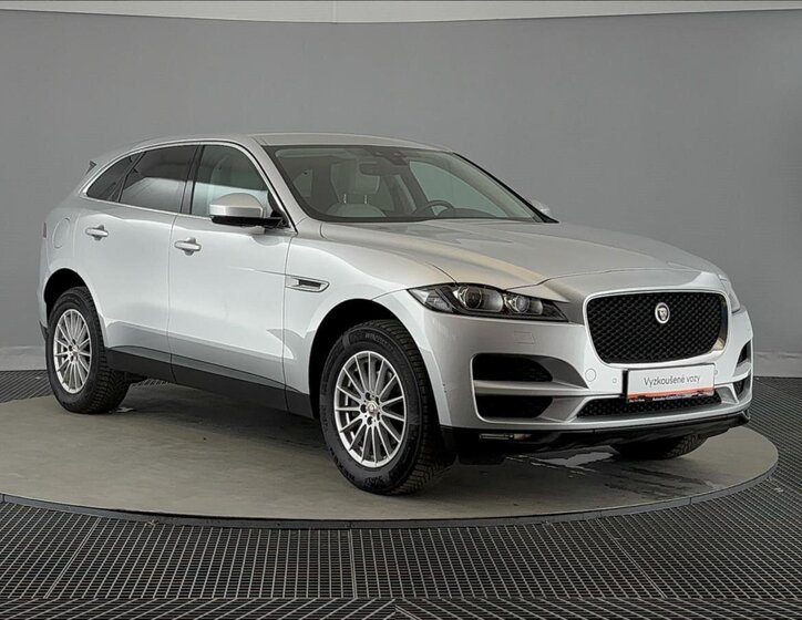 Jaguar F-Pace SUV / Terénní 2,0 l 132 kw