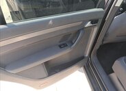 Volkswagen Touran Kombi 1,6 l 77 kw