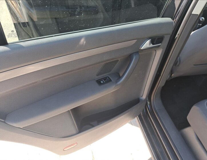 Volkswagen Touran Kombi 1,6 l 77 kw