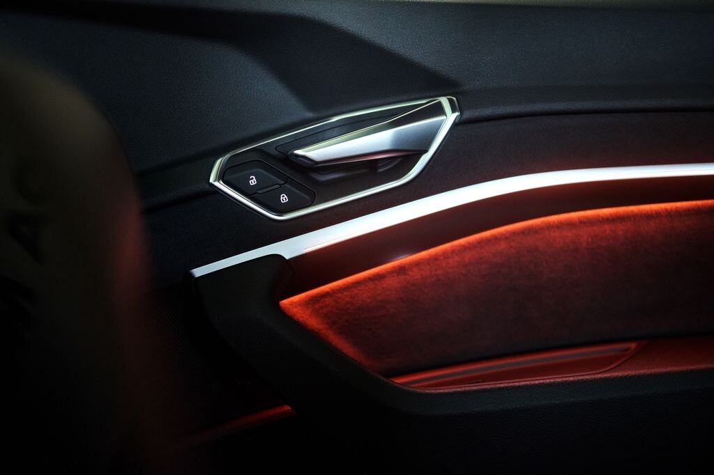 Audi e-tron SUV / Terénní 0,0 300 kw