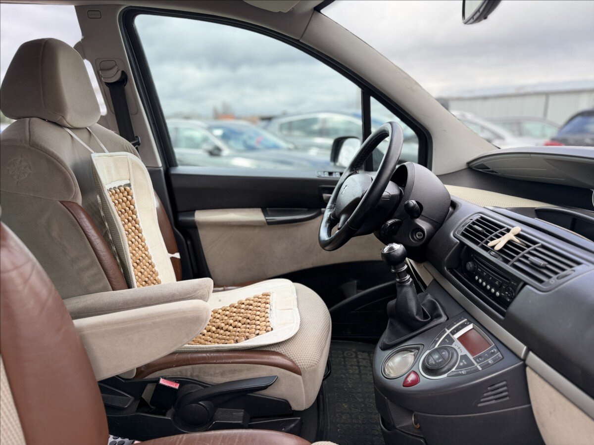 Peugeot 807 MPV 2,2 l 94 kw