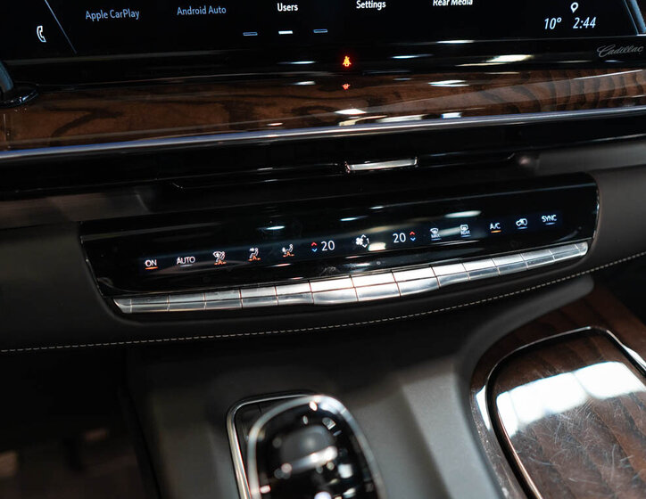 Cadillac Escalade SUV / Terénní 6,2 l 313 kw