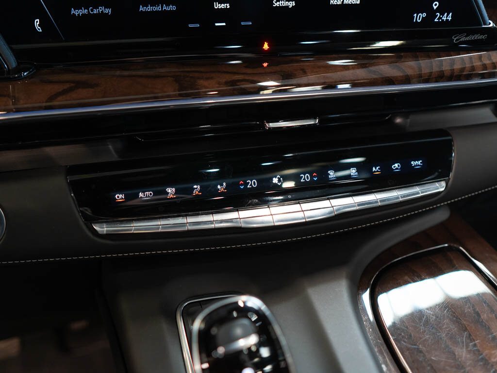 Cadillac Escalade SUV / Terénní 6,2 l 313 kw