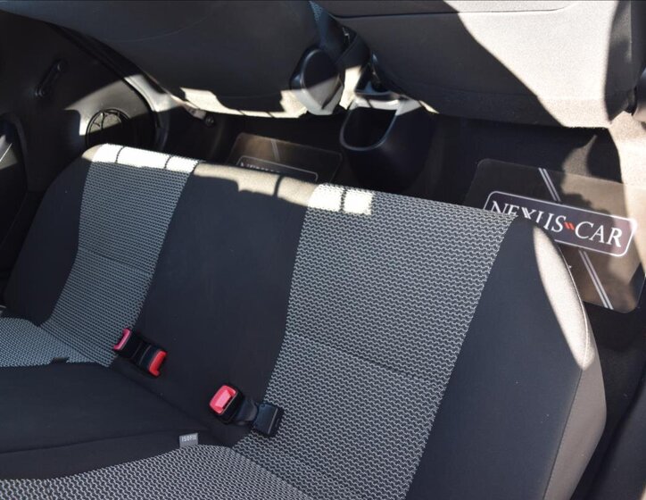 Toyota Yaris Hatchback 998,0 51 kw