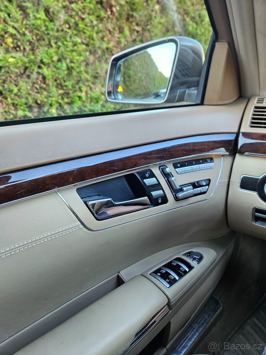 Mercedes-Benz Ostatní Sedan / Limuzína 0,0 0