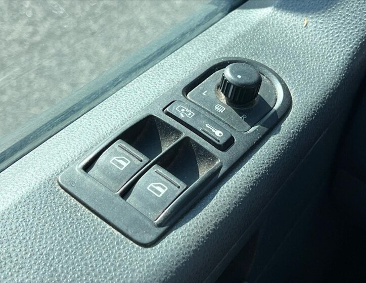 Volkswagen Multivan Kombi 2,5 l 96 kw