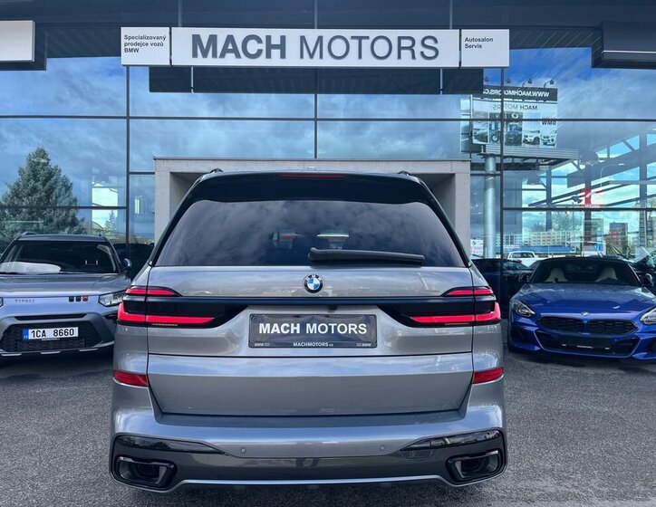 BMW X7 SUV / Terénní 3,0 l 250 kw