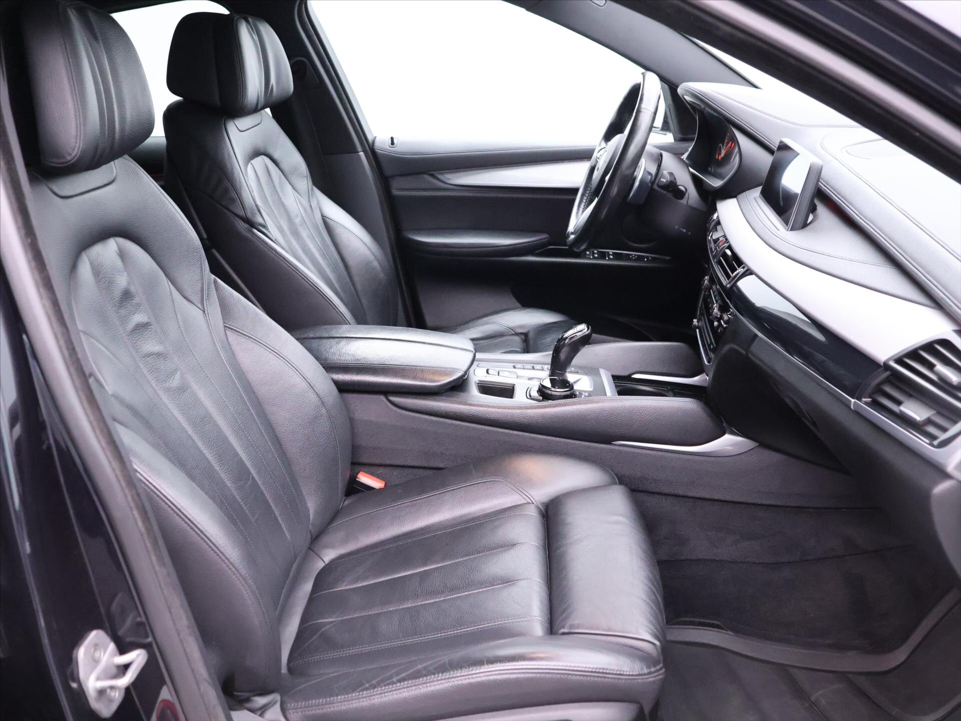 BMW X6 SUV / Terénní 3,0 l 190 kw