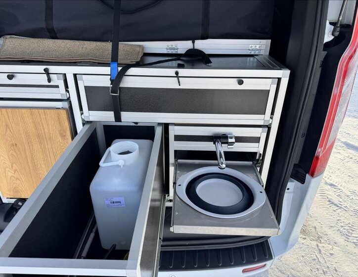 Ford Tourneo Custom 7