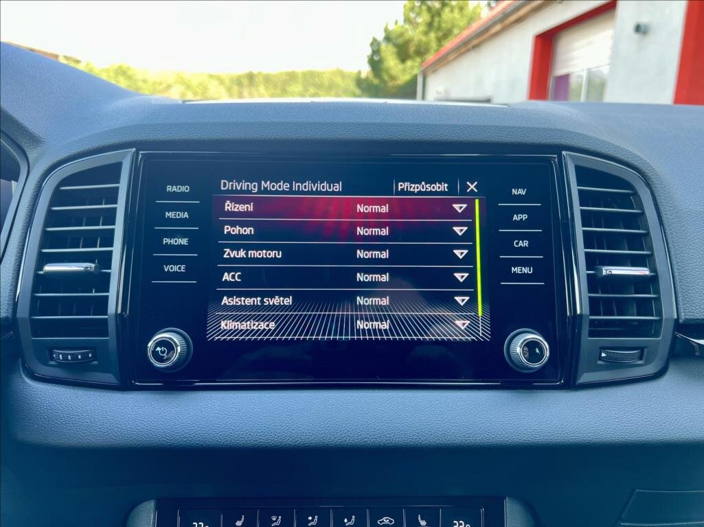 Škoda Karoq SUV / Terénní 2,0 l 140 kw