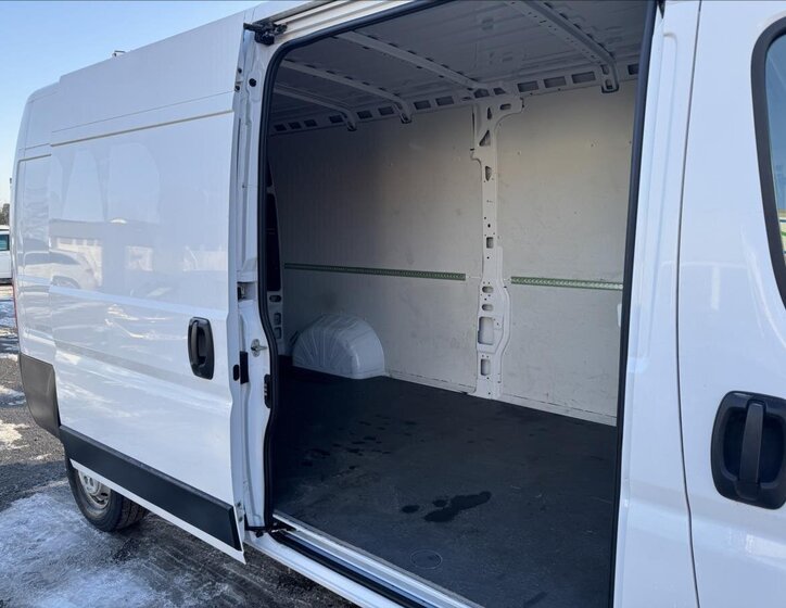 Opel Movano Skříň 2,2 l 103 kw