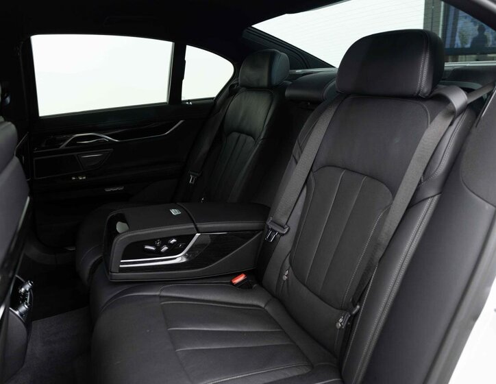 BMW Řada 7 Sedan 4,4 l 330 kw