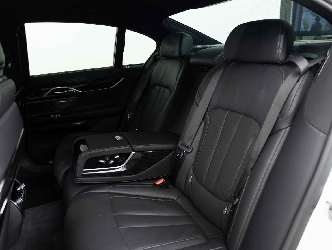 BMW Řada 7 Sedan 4,4 l 330 kw