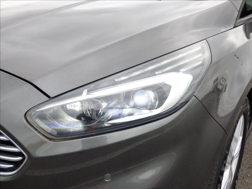 Ford S-MAX MPV 2,0 l 110 kw