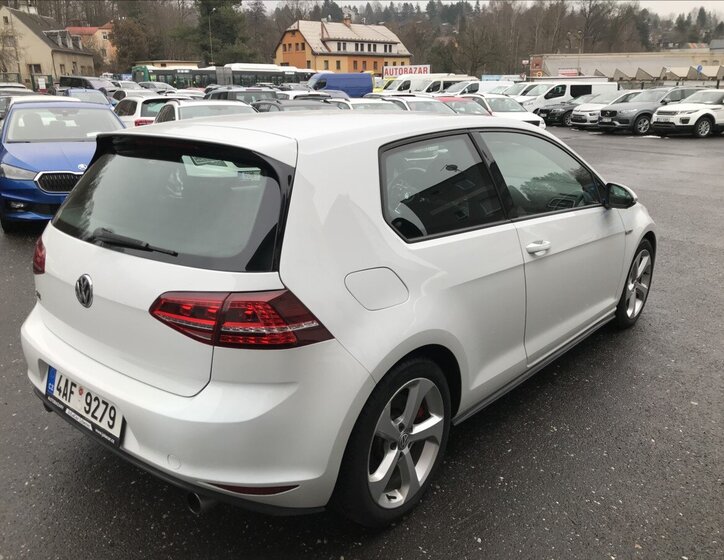 Volkswagen Golf Hatchback 2,0 l 169 kw
