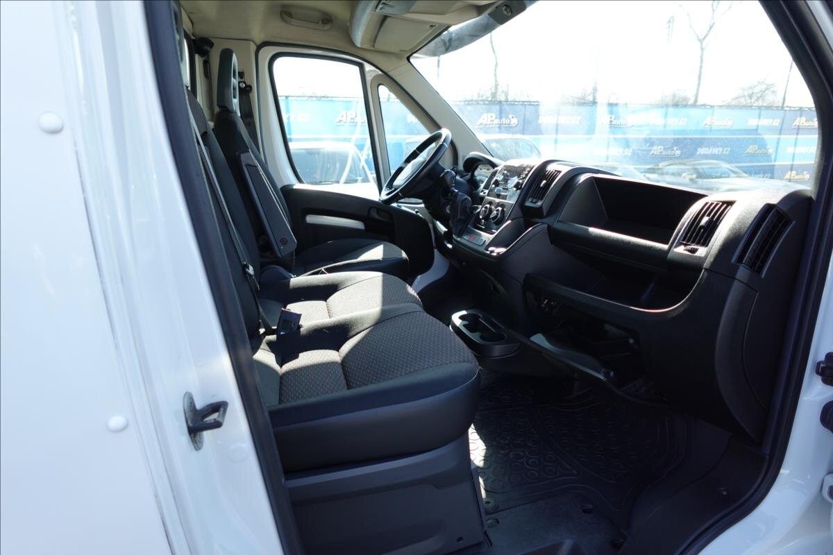 Peugeot Boxer Valník 2,2 l 121 kw