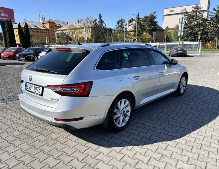 Škoda Superb Kombi 1,5 l 110 kw