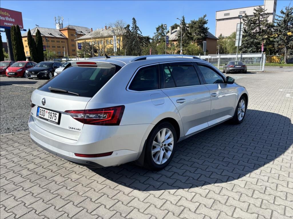 Škoda Superb Kombi 1,5 l 110 kw