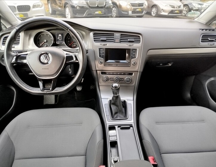 Volkswagen Golf 15