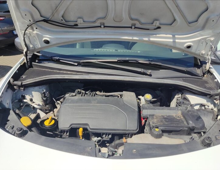 Renault Clio Hatchback 1,1 l 55 kw