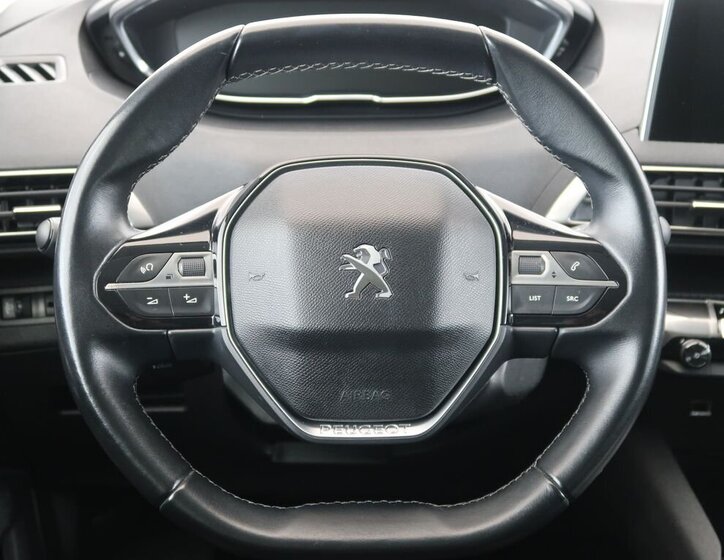 Peugeot 5008 SUV 1,2 l 96 kw