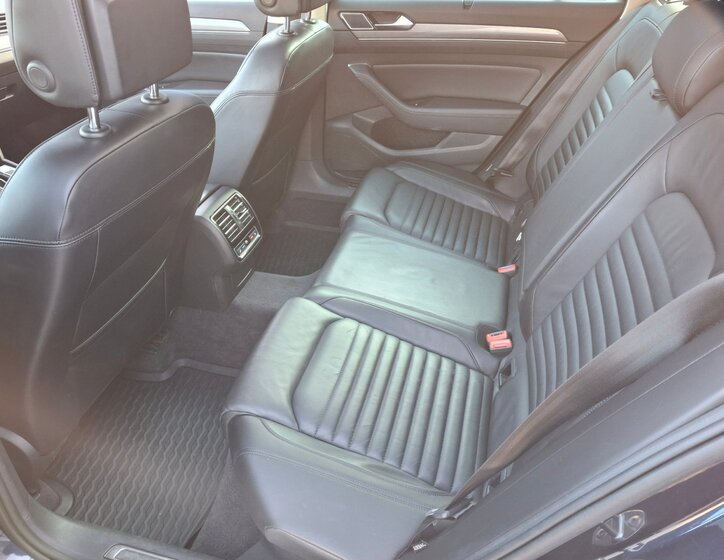 Volkswagen Passat 10