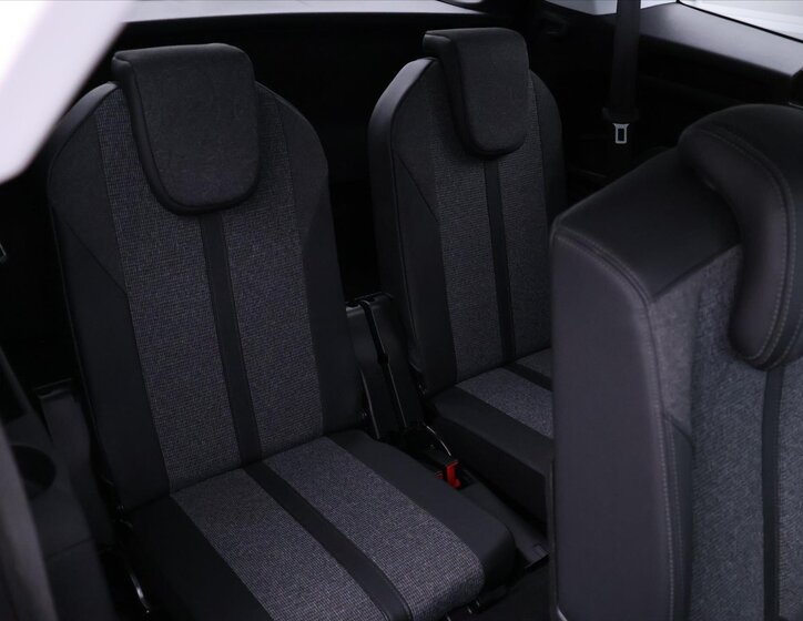 Peugeot 5008 SUV 1,2 l 96 kw