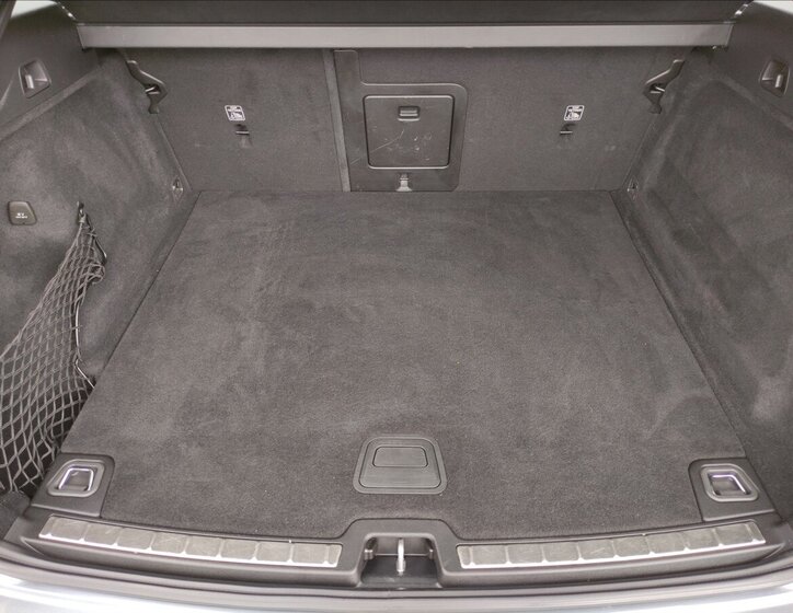 Volvo XC60 SUV / Terénní 2,0 l 140 kw