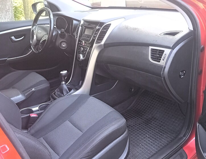 Hyundai i30 14