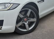 Jaguar XF Sedan / Limuzína 3,0 l 221 kw