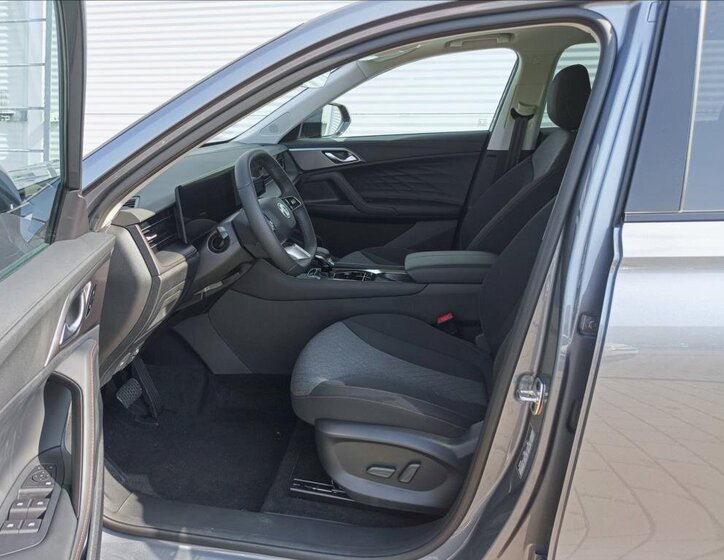 MG HS SUV / Terénní 1,5 l 125 kw