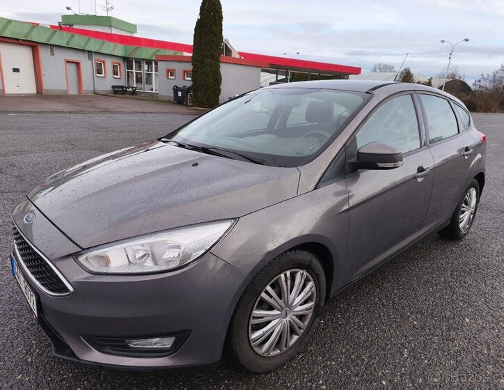 Ford Focus Hatchback 999,0 74 kw